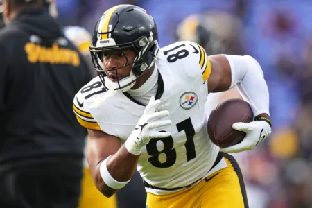 Packers sign TE Jonnu Smith to 1-year deal